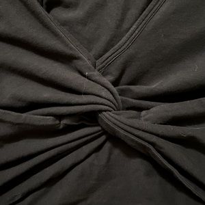 Black twist back Lululemon crop top Sz 6